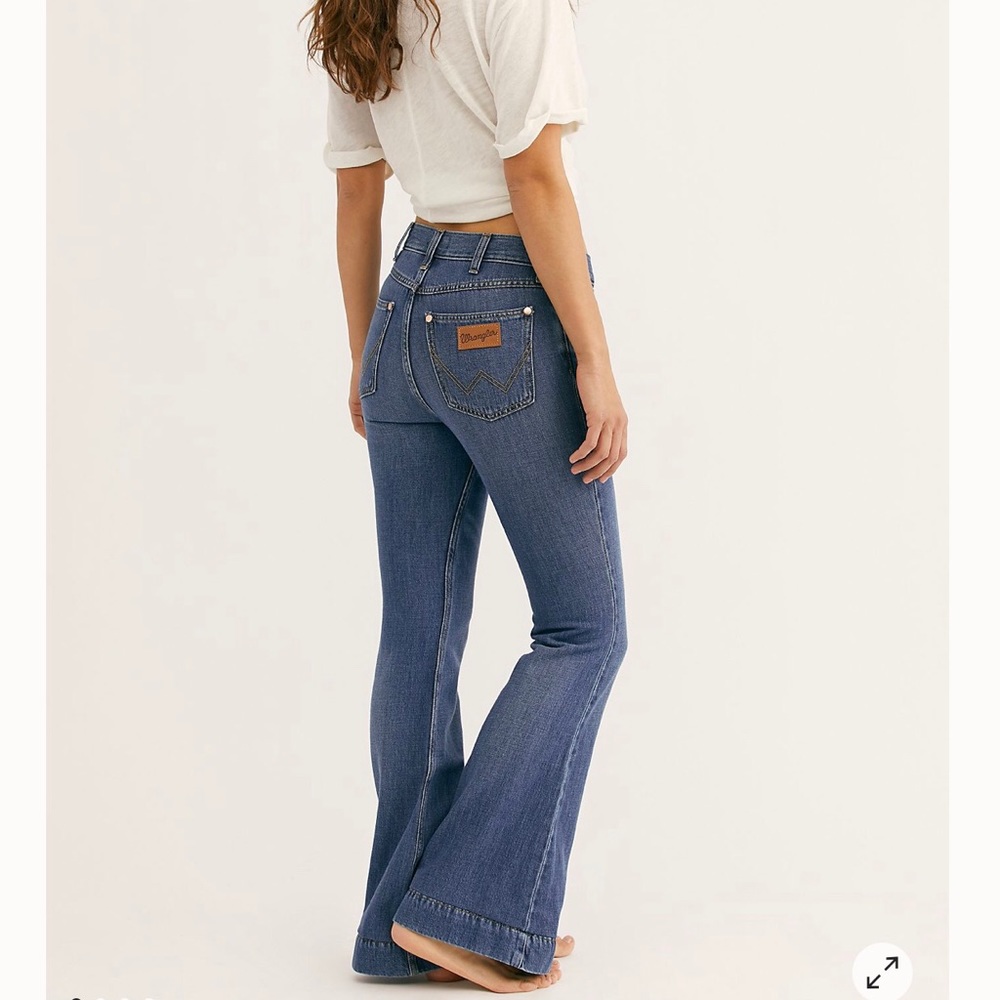 Wrangler Exaggerated Boot Jeans